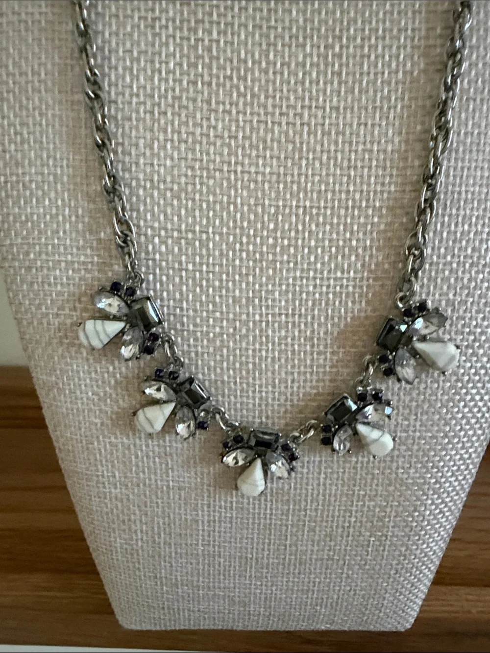 Elegant White Teardrop Pendant Necklace - Women Jewelry